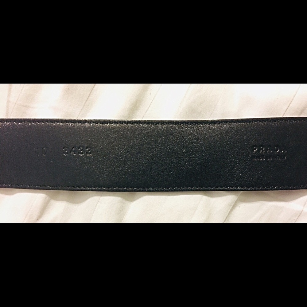 ⛔️SOLD⛔️Prada. - Picture 4 of 5